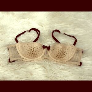 Victoria Secret bra. 34B.